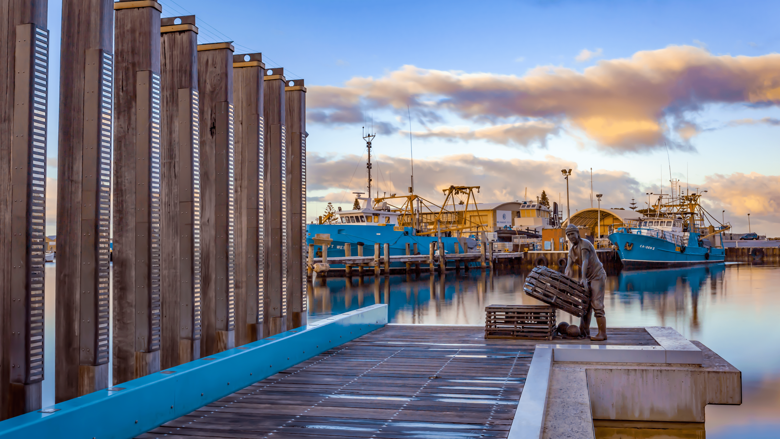 Travel photography in Perth riverside view at sunset