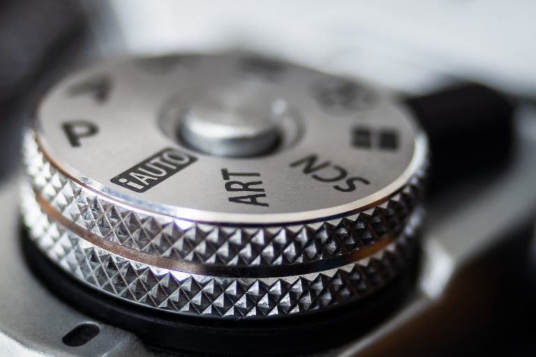 5 Camera Settings Every Beginner Must Know (Before Your First Photography Class)
